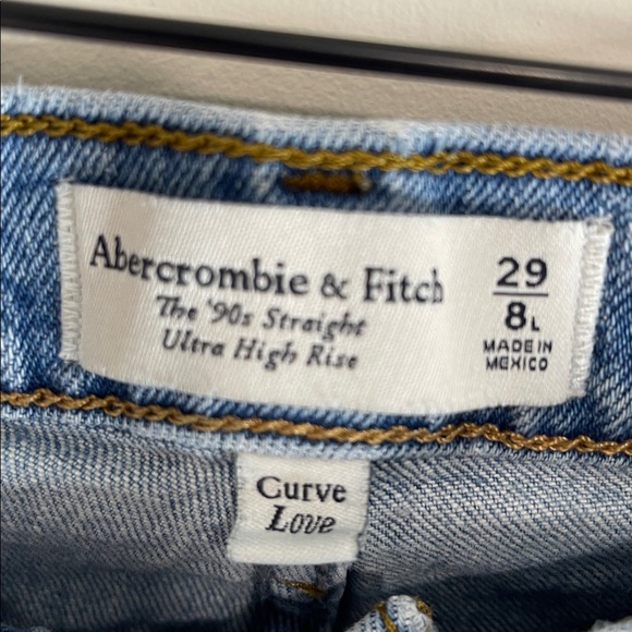 Abercrombie & Fitch Curve Love Ultra High Rise 90s Straight Jean *As Is* 29 8L - Picture 9 of 15